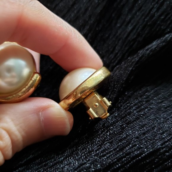 VTG Faux Pearl Clip on Earrings with Jewel Detail - Picture 5 of 11